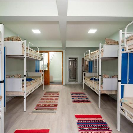 Xalila Hostel & Cafe Ladies Room Истанбул Екстериор снимка