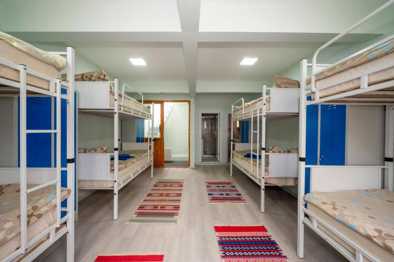 Xalila Hostel & Cafe Ladies Room Истанбул Екстериор снимка