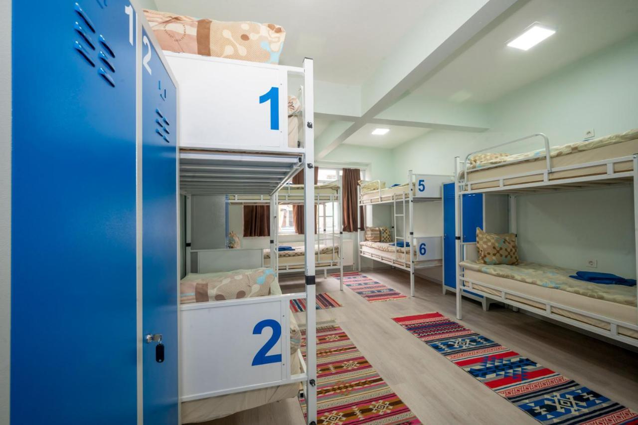 Xalila Hostel & Cafe Ladies Room Истанбул Екстериор снимка