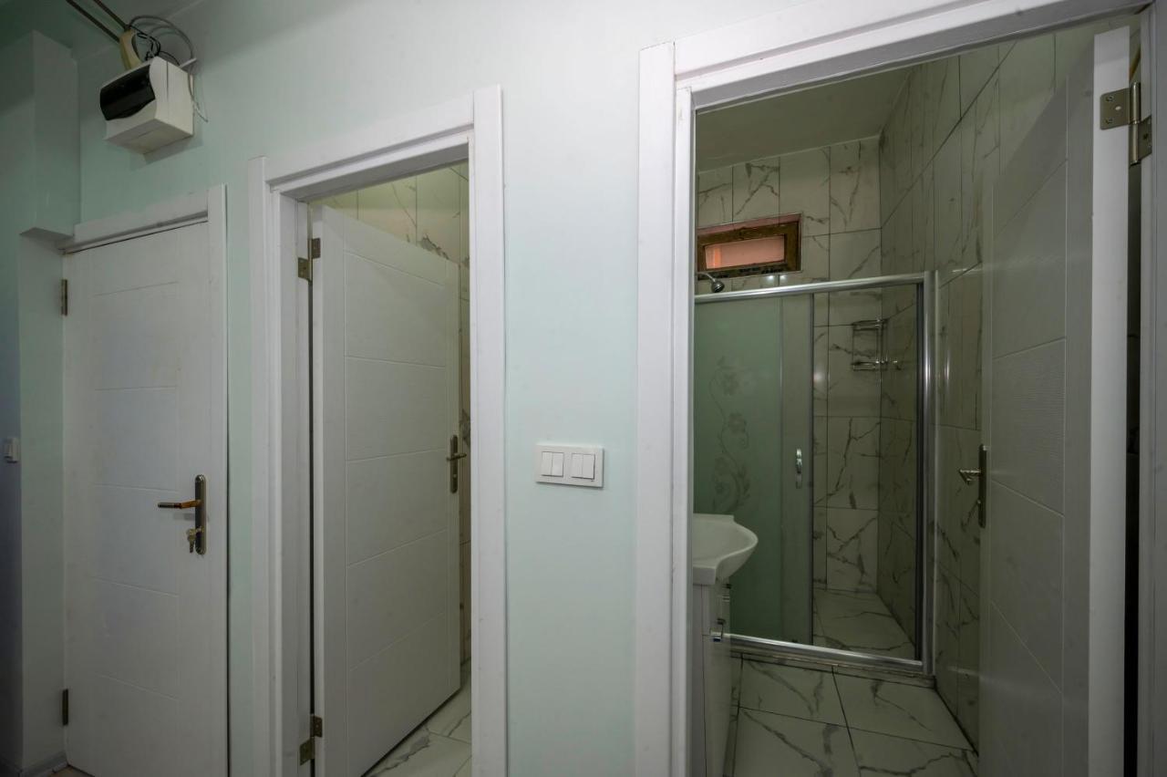 Xalila Hostel & Cafe Ladies Room Истанбул Екстериор снимка
