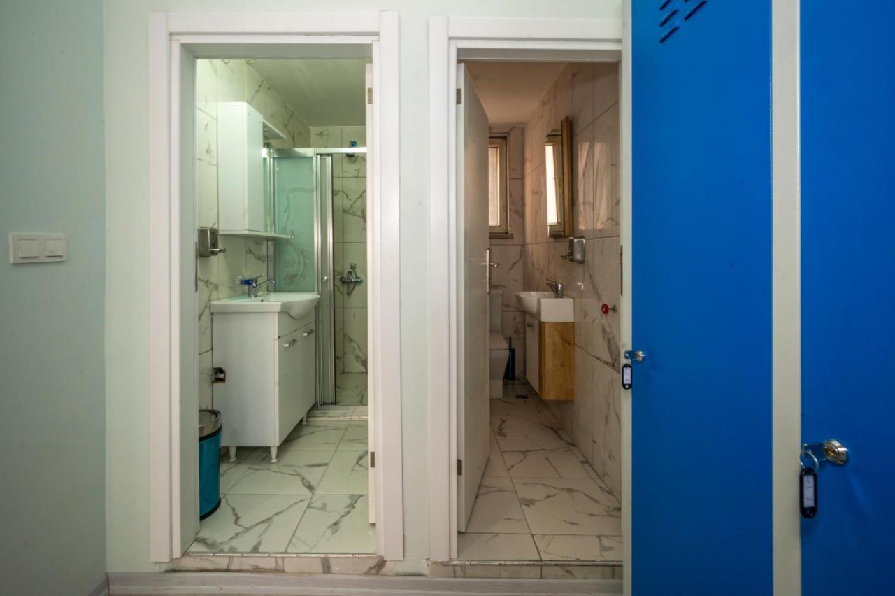 Xalila Hostel & Cafe Ladies Room Истанбул Екстериор снимка